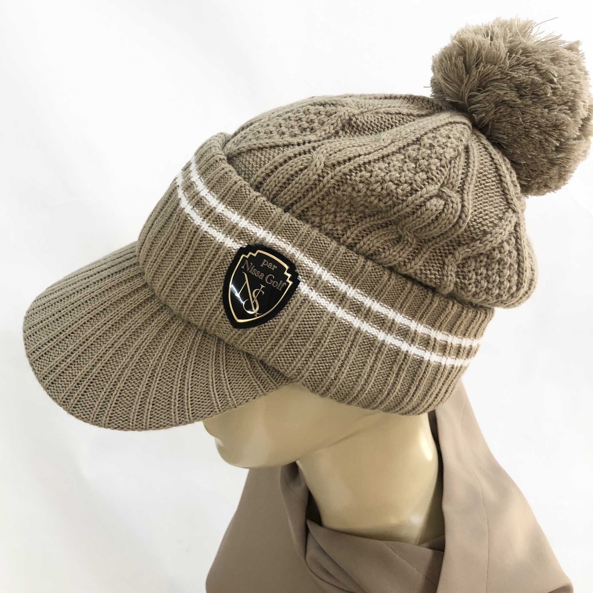 【取り外し可能】ポンポン付きニットキャップ